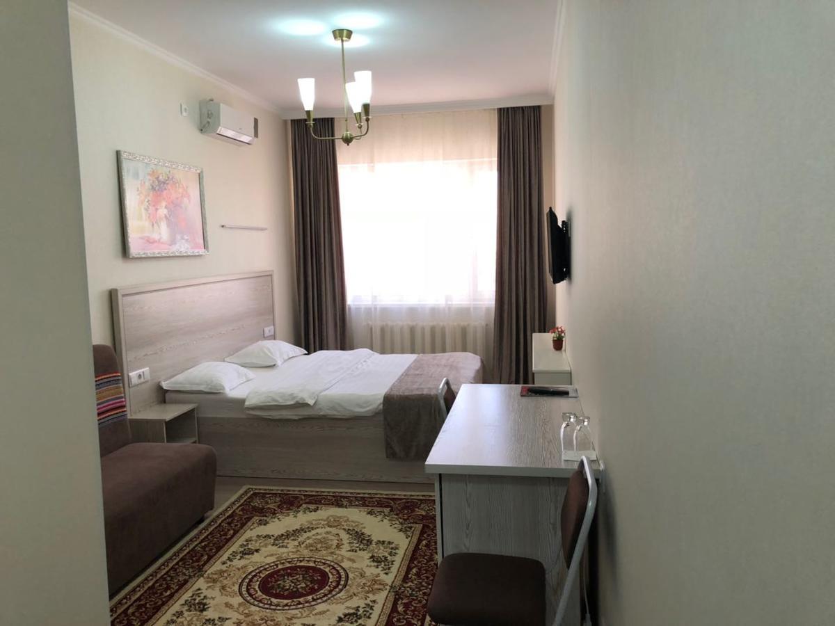 Union Plaza Hotel Астана Екстериор снимка