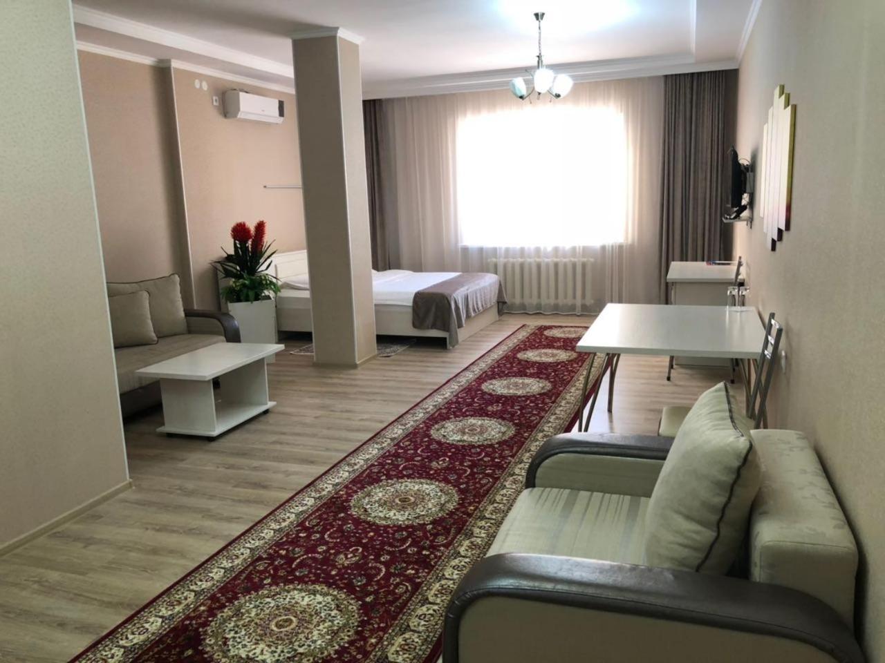 Union Plaza Hotel Астана Екстериор снимка
