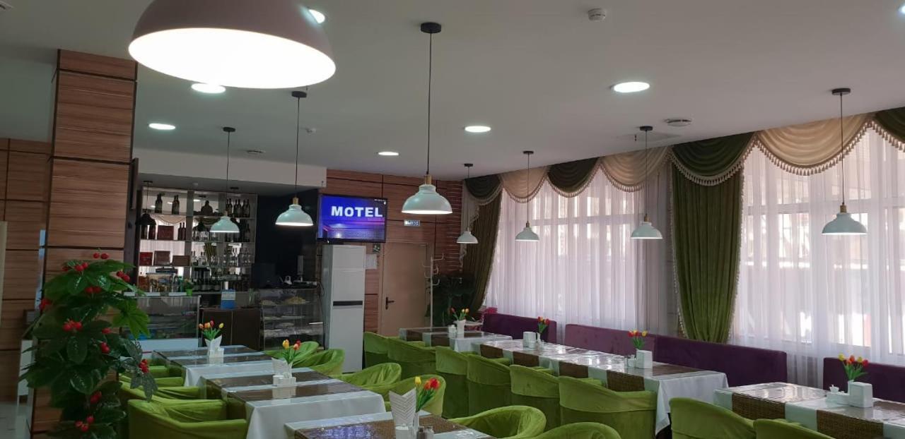 Union Plaza Hotel Астана Екстериор снимка